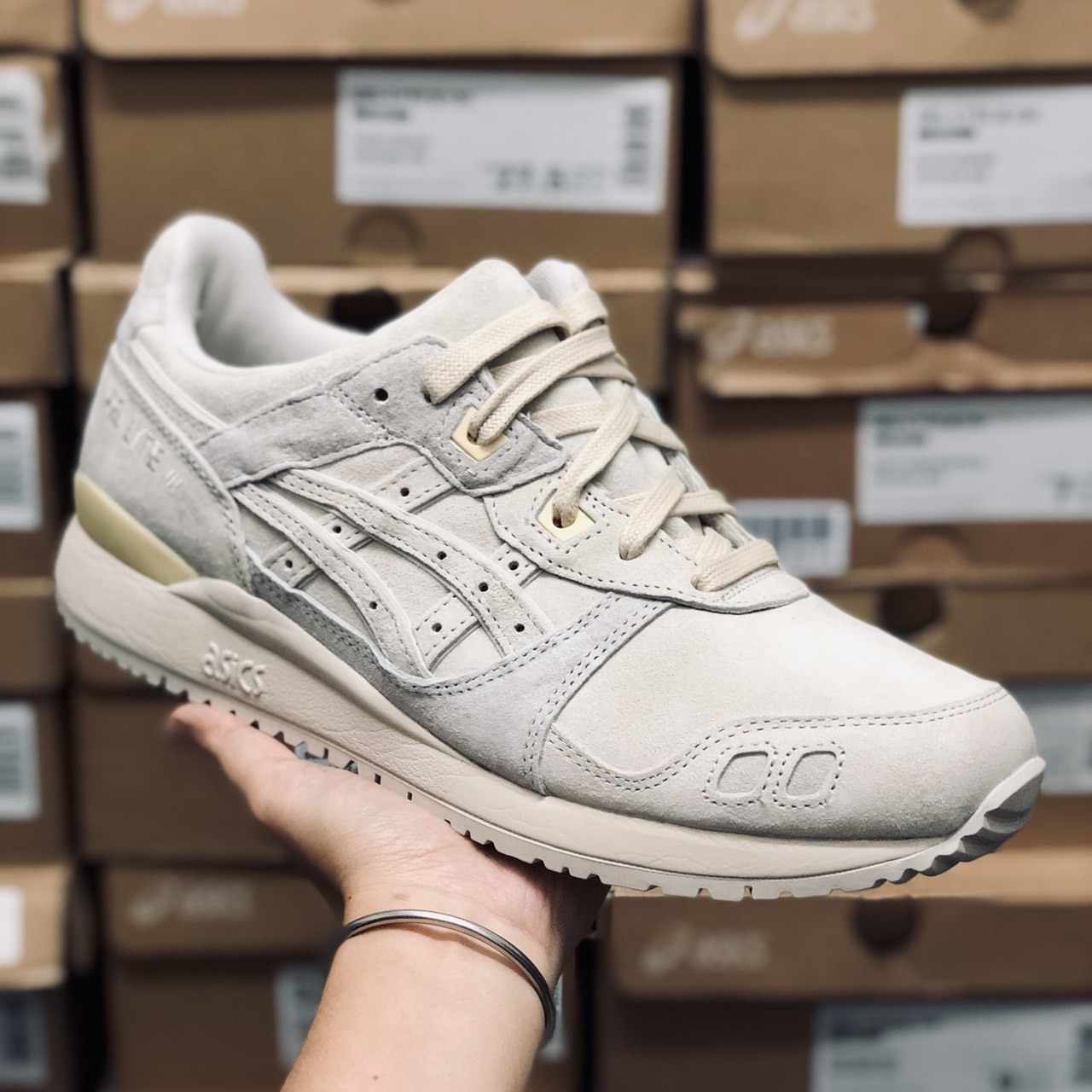 ASICS GEL LYTE III OG VANILLA SMOKE GREY ASICS GEL LYTE III OG VANILLA SMOKE GREY