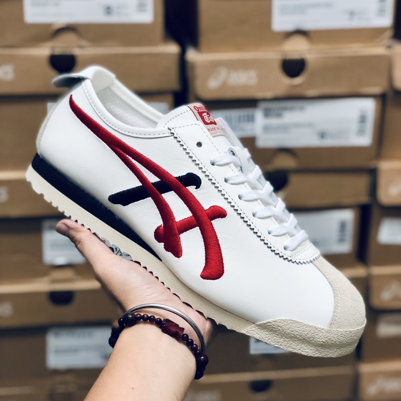 ONITSUKA TIGER LIMBER UP NM WHITE CLASSIC RED ONITSUKA TIGER LIMBER UP NM WHITE CLASSIC RED