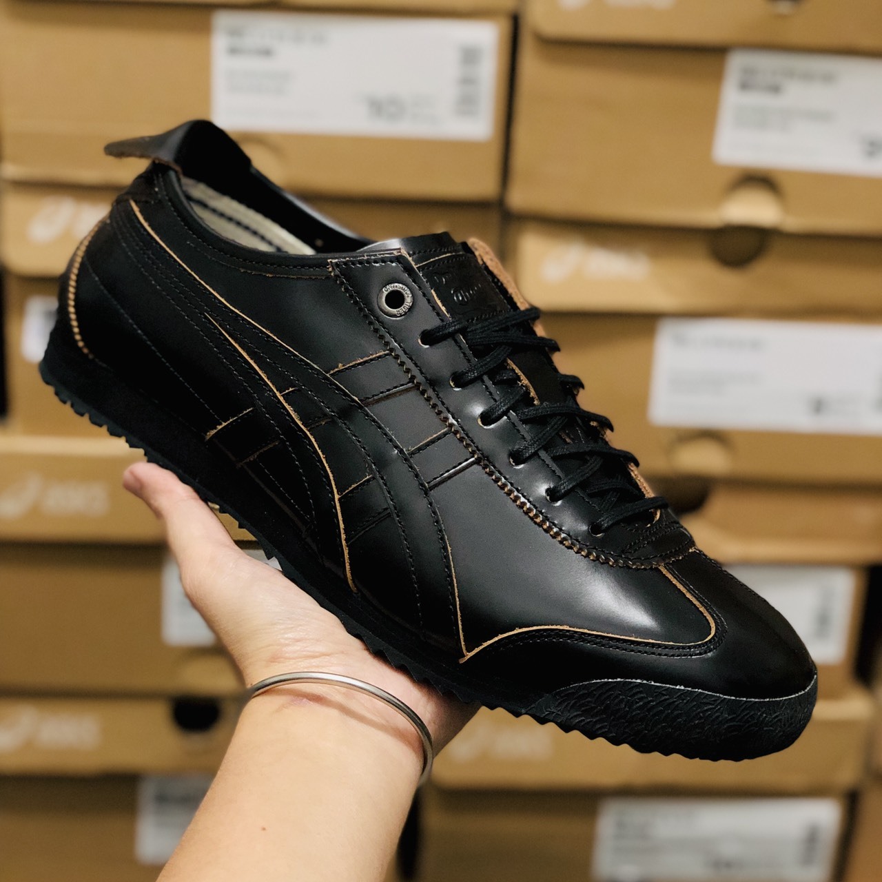 ONITSUKA MEXICO 66 SD BLACK ONITSUKA MEXICO 66 SD BLACK